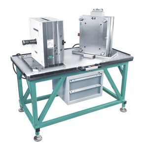 Molds and tool assembly bench / air-cushioned
