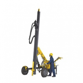 Down-the-hole drilling rig / pneumatic / wheel mounted - ø 85 - 115 mm | AirROC D40W