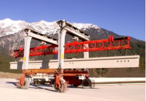 Gantry crane / for prefabrication sites