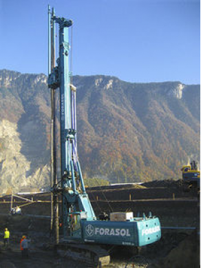 Rotary drilling rig / piling / crawler - ø 2 500 mm, 90 m | B300 XP