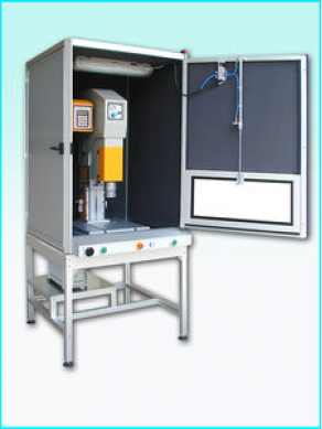 Sound-proof booth / for ultrasonic welding machines