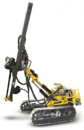 Down-the-hole drilling rig / pneumatic / crawler - ø 76 - 115 mm | AirROC D35
