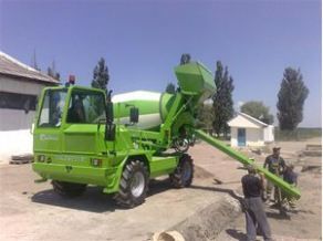 Self loading concrete mixer - 6 200 kg | DBM 2500 EV