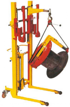 Spool lifting clamp - max. 350 kg, max. ø 720 mm | ROTO-TOURET
