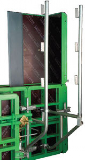 Work platform / for formwork