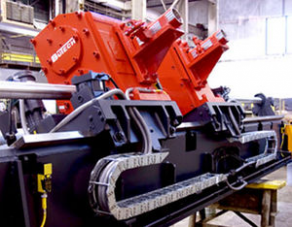 Double-shaft shredder / for metals