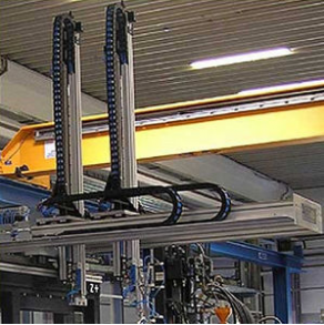Cartesian robot / for injection presses