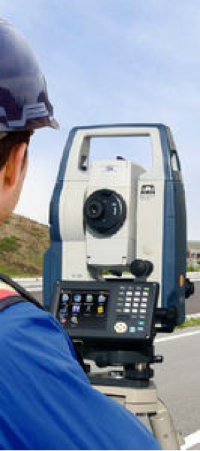 Reflectorless total station - 1 000 m, 0.5" - 5", IP65 | DX series 