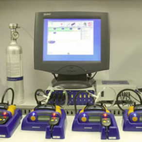 Calibration and bump test docking station for gas detector - CheckBox IMH