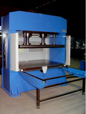 Forming press / hydraulic / for composite parts - 128 t | HIDROGARNE FDV-125 E