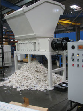 Double-shaft shredder / glass / rubber / plastics - 725  x 1 015 mm | Dual-Shear&trade; M70
