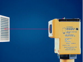 Reflex type photoelectric sensor / laser - 600 - 40 000 mm | Q45 