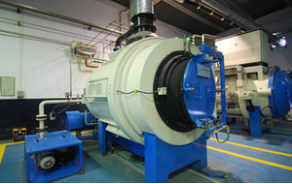 Low-pressure nitriding furnace / vacuum