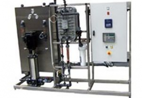 Reverse osmosis desalinator -  