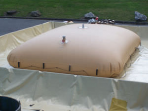 Storage tank for hydrocarbon / flexible