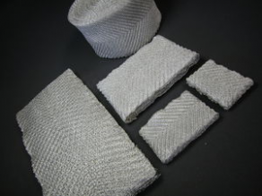 Knitted wire mesh filter element