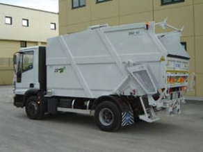 Rear loader waste collection vehicle - SM 10