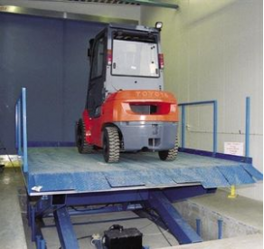 Loading dock lift table - max. 10 000 kg, 1 600 - 2 000 mm | LX series
