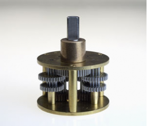 Spur pinion gear reducer / zero-backlash - ø 38 mm 0.3 - 0.45 Nm | 2138 series